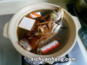 奶油鲫鱼汤放在沙锅怎么烧