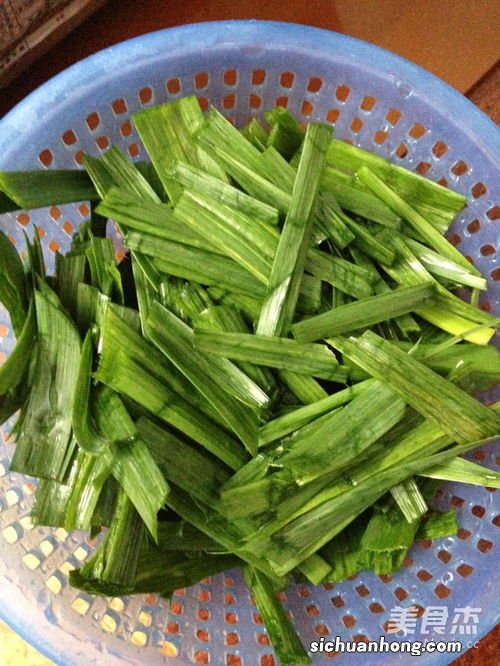 春天大蒜叶子跟什么炒