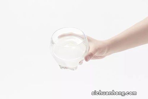 创可贴胶粘手上如何清洗