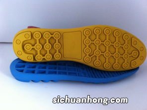 橡胶鞋底是硬的还是软的