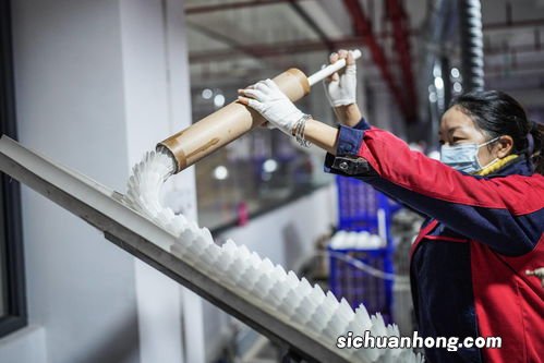 羽毛球用什么毛制作的