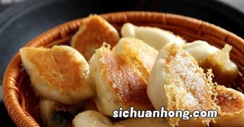 煎水煎包倒什么水好吃