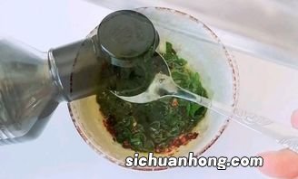 用砂锅怎么做公鸡