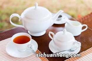 俄罗斯的茶 上面是什么字母