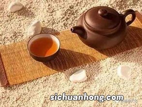 喝茶时茶到入茶盘有什么好处