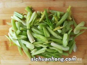 腌芹菜花生咸菜怎么做