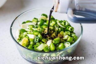 腌辣椒的水怎么做好吃吗