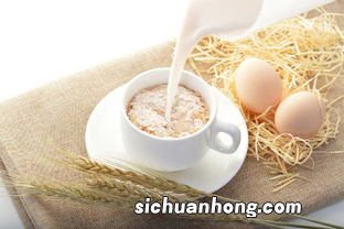 用什么牛奶泡燕麦片