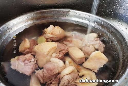 鸭肉配什么炖