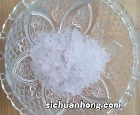 雪燕用什么水泡好