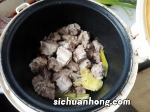 电饭煲炖排骨要多久熟