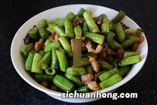 炒菜什么时候放蒜好