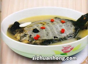 甲鱼适合与什么同食圆肉甲鱼汤