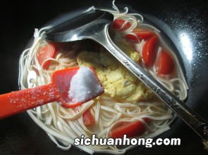 西红柿鱼汤面条怎么做