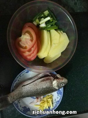 西红柿鱼汤面条怎么做