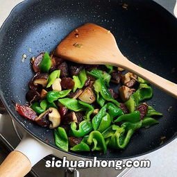 香肠青椒可以放什么搭配