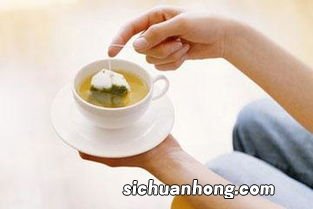 喝什么茶能导致中毒