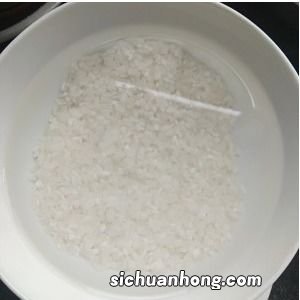 炸豆腐泡放多少小苏打