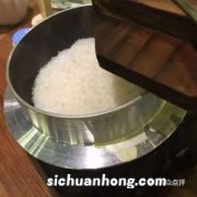 鱼汤泡饭 用的什么锅蒸米饭