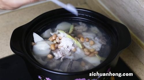 煲排骨汤可以放什么好