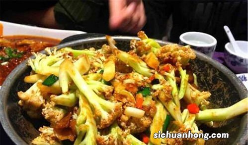 菜花加什么炒好吃又简单