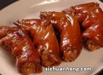 猪蹄卤用什么调料