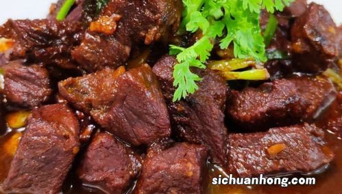 牛肉块跟什么做好吃