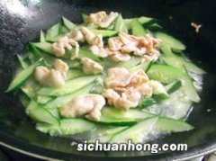 黄瓜炒鸡胸肉怎么炒好吃