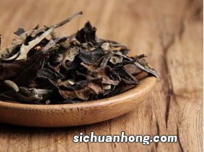 白茶干茶茸毛多呈什么颜色