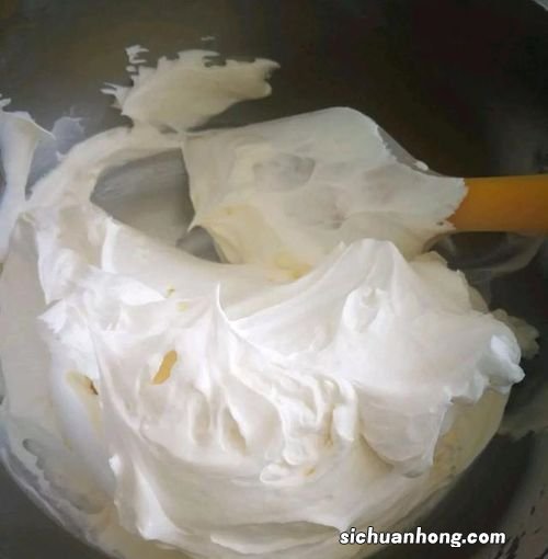 奶油是用什么材料做的吗