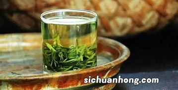 龙井绿茶泡出黄汤为什么