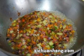 米饭和什么一起焖好吃吗