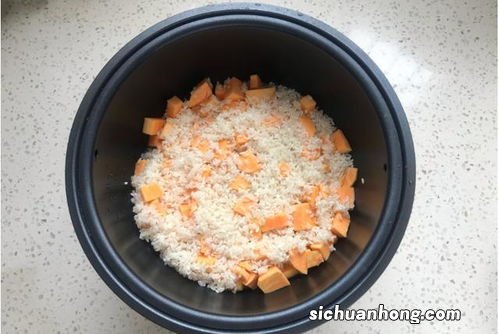 红薯焖米饭怎么做好吃法