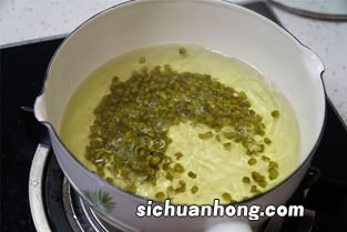 绿豆煮是什么颜色