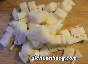 龙骨煲莲藕放什么好