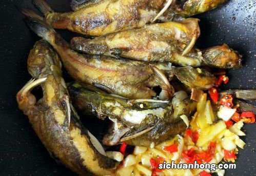 黄骨鱼里面可以放什么好吃