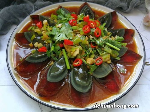 饭店凉拌皮蛋怎么做的