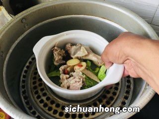 炖土鸡怎么做视频教程