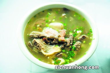 炖牛腩芋头煲怎么做