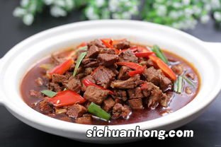 红烧牛肉和什么菜做