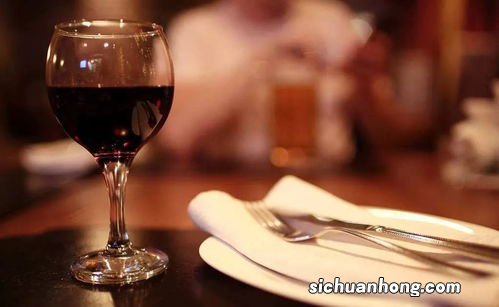 喝葡萄酒 吃什么水果