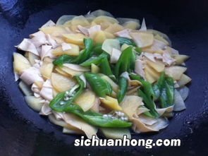 豆腐炒尖椒怎么做