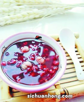 红豆薏米汤吃多久祛痘