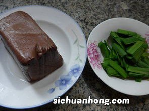 鹅血和韭菜有什么功效