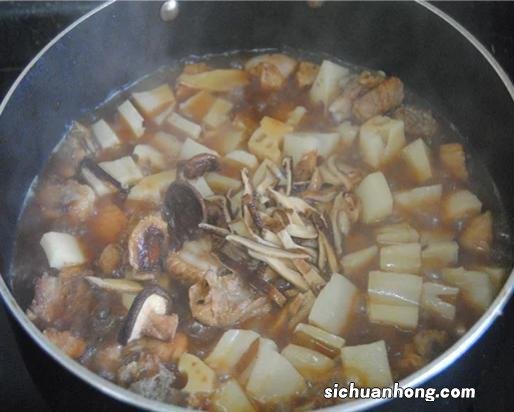 炖排骨用什么炖好吃又营养