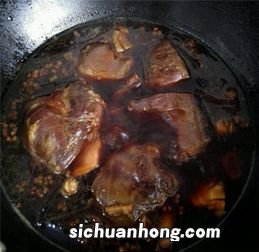 卤牛肉要卤多久