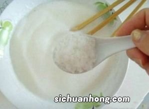 蛋清打到什么程度放糖