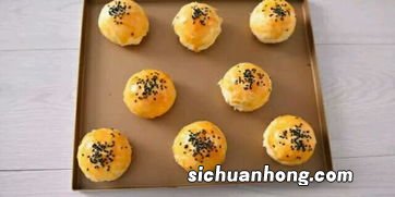 蛋黄酥什么样就烤好了