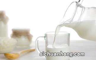 纯牛奶加什么喝最营养价值