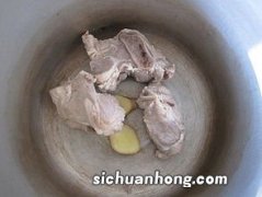 茨实与什么一起煮好